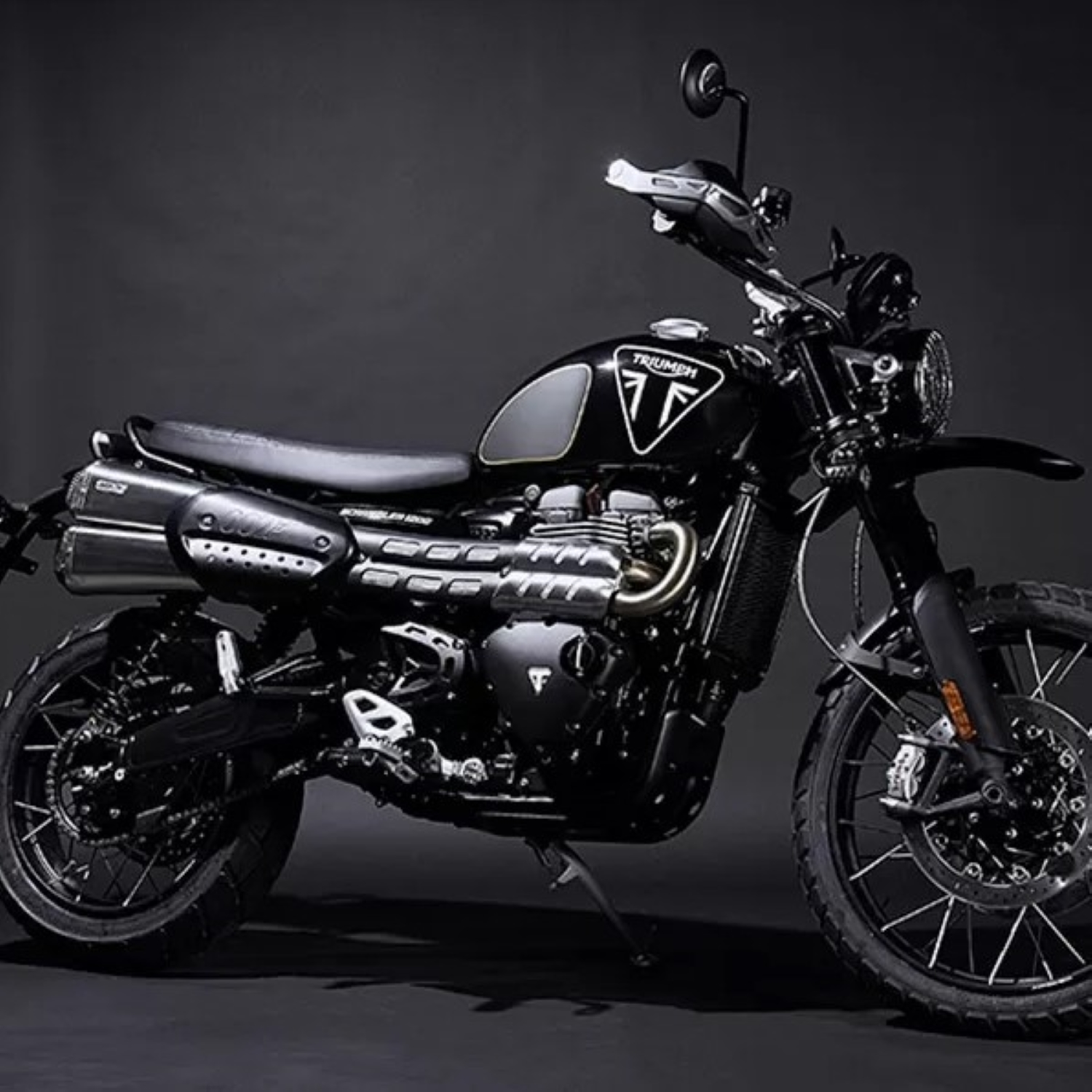 Triumph Sapphire Black (code PM) Paint Product